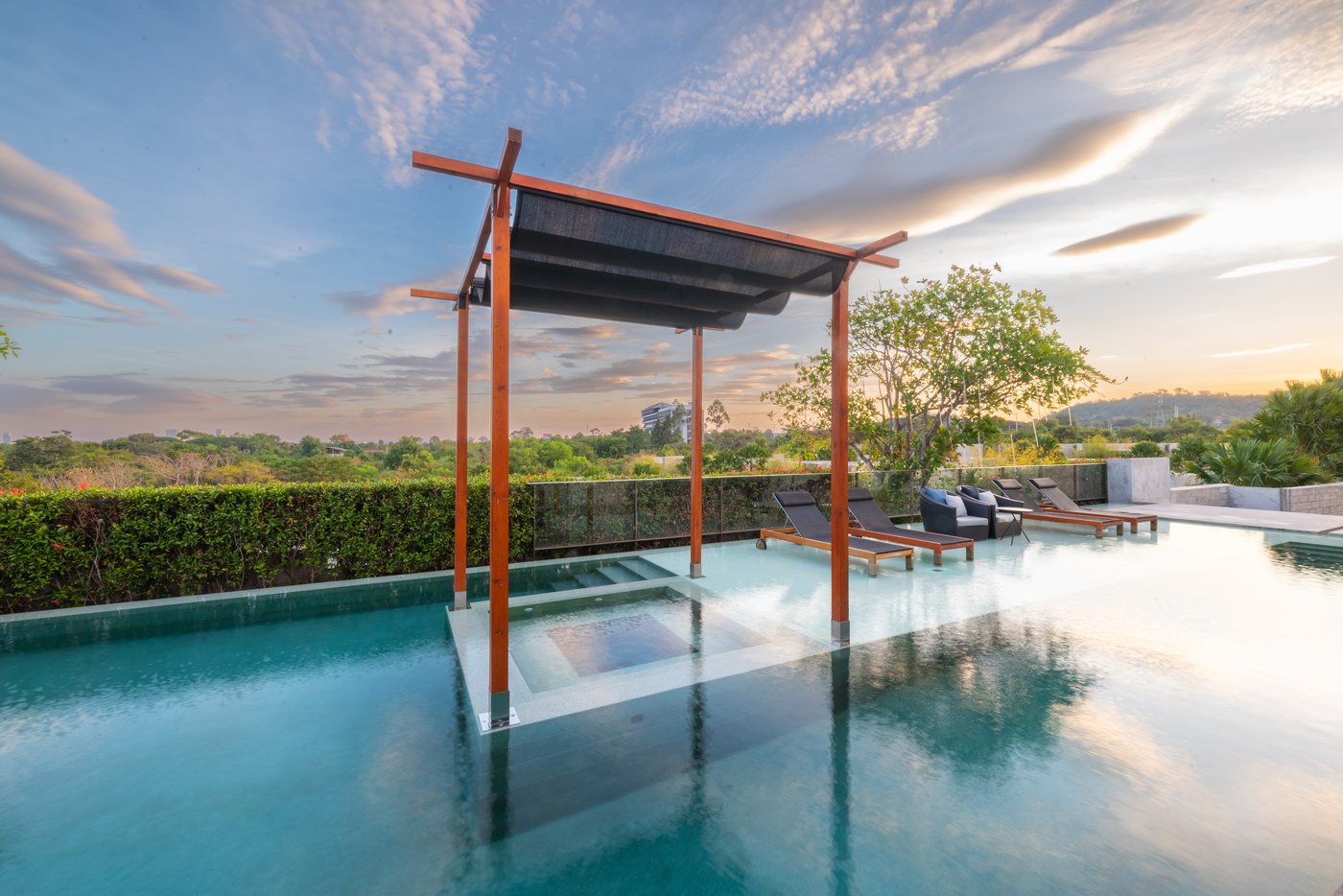 Chili Blue Pool Bar